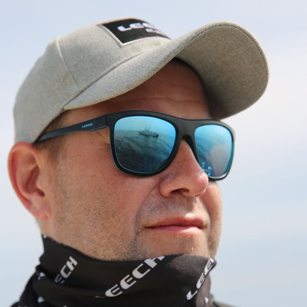 CASQUETTE BADGE GRIS